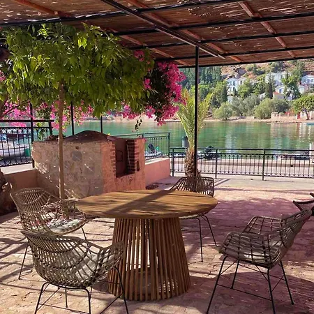 Casa Andrea Case de vacanță Meyísti